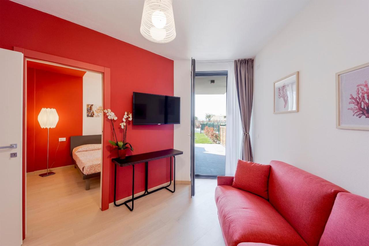 Aregai Marina Exclusive Seaside Apartments Santo Stefano al Mare Exteriér fotografie