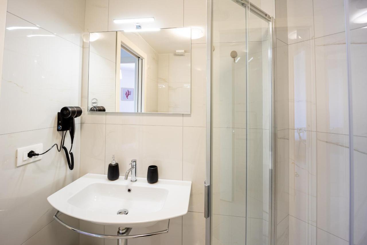 Aregai Marina Exclusive Seaside Apartments Santo Stefano al Mare Exteriér fotografie