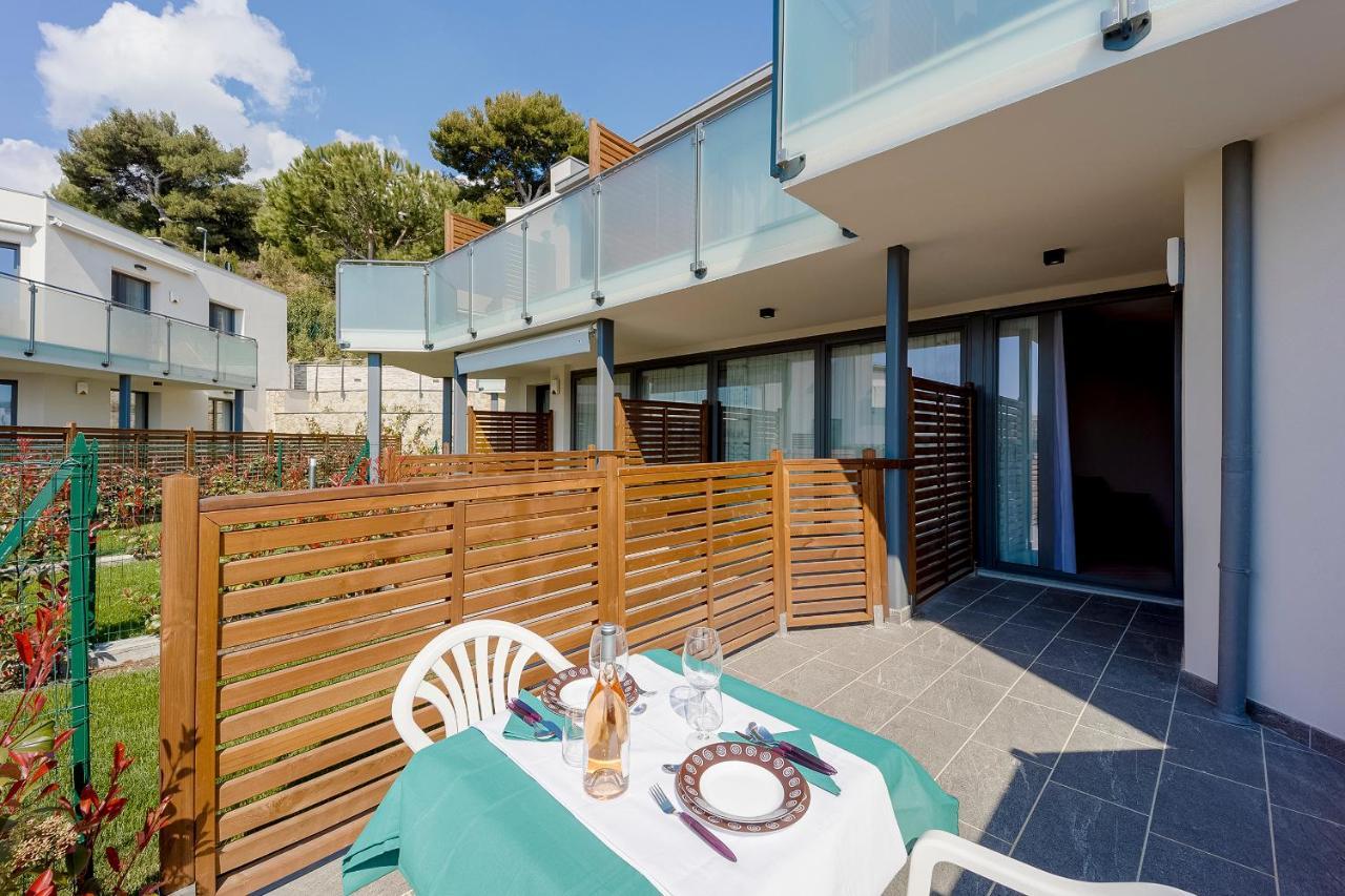 Aregai Marina Exclusive Seaside Apartments Santo Stefano al Mare Exteriér fotografie