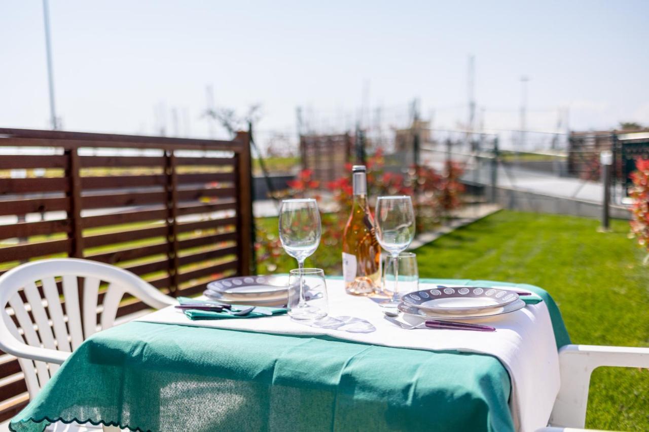 Aregai Marina Exclusive Seaside Apartments Santo Stefano al Mare Exteriér fotografie