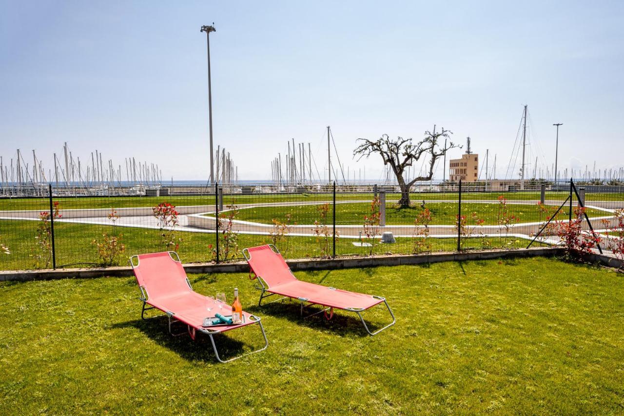 Aregai Marina Exclusive Seaside Apartments Santo Stefano al Mare Exteriér fotografie