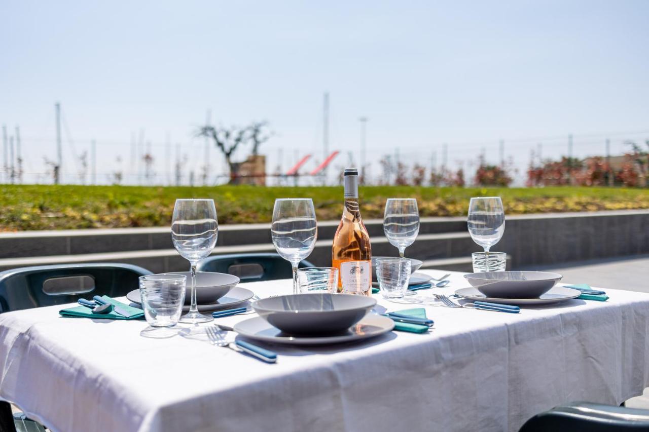 Aregai Marina Exclusive Seaside Apartments Santo Stefano al Mare Exteriér fotografie