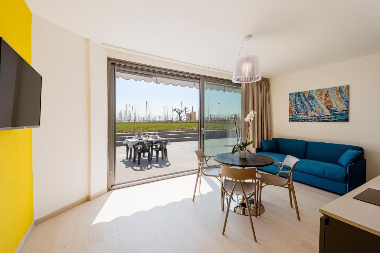 Aregai Marina Exclusive Seaside Apartments Santo Stefano al Mare Exteriér fotografie