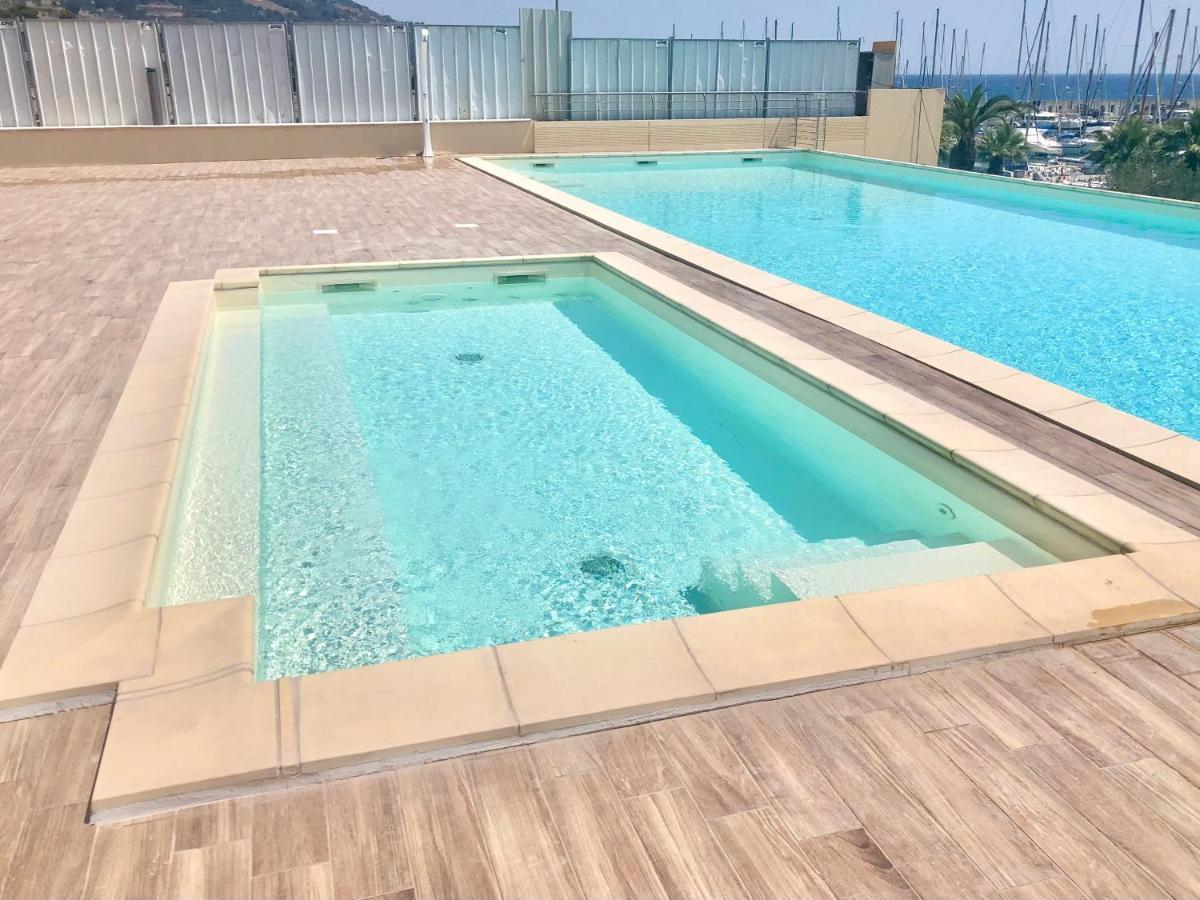 Aregai Marina Exclusive Seaside Apartments Santo Stefano al Mare Exteriér fotografie